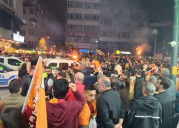 Küçükçekmece'de şampiyonluk coşkuyla kutlandı