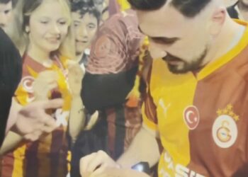 Şampiyonluk kutlamasında sürpriz evlilik teklifi