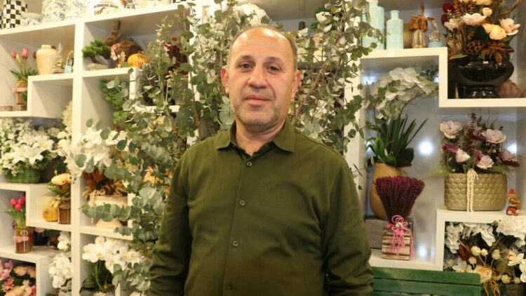 Anneye saksı çiçeği, eşlere buket