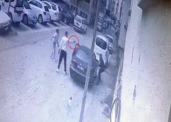 Husumetlisini silahla yaralayan şüpheli, saklandığı çatı katında yakalanarak tutuklandı