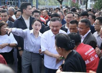 Eski Tayland Başbakanı Thaksin Şinavatra şartlı tahliye edildi