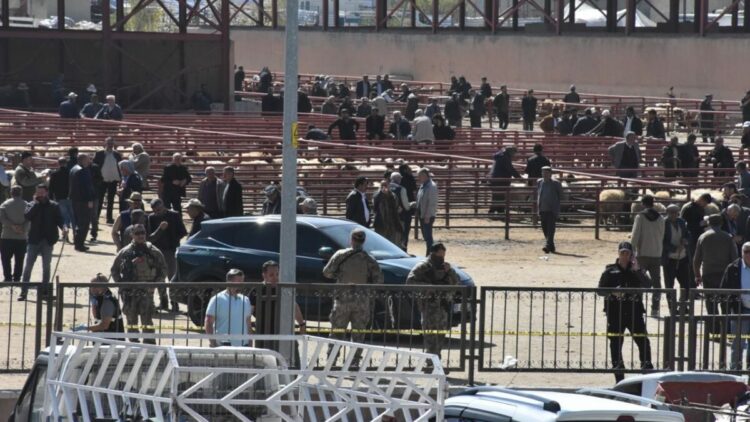 Van'da hayvan pazarında kavga; 1 ölü, 13 yaralı