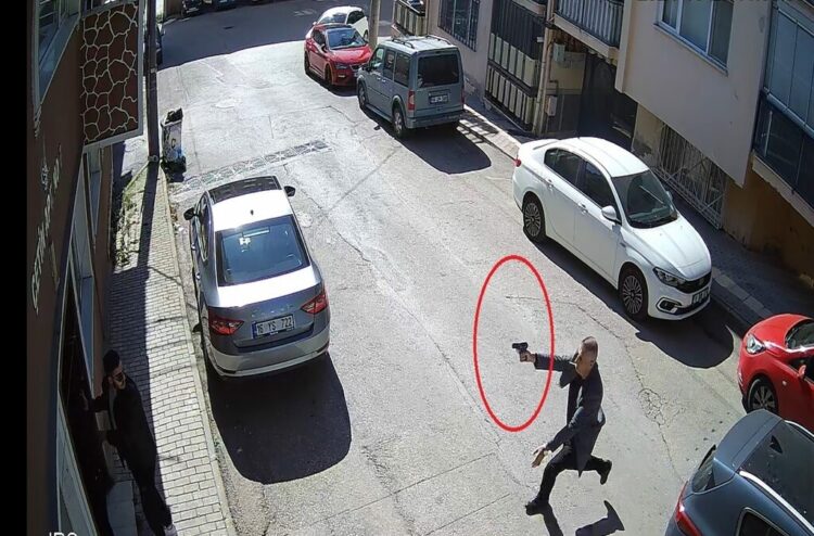 Diş hekimi eşini çocuklarının yanında öldüren sanığa ‘haksız tahrik’ indirimiyle 24 yıl hapis