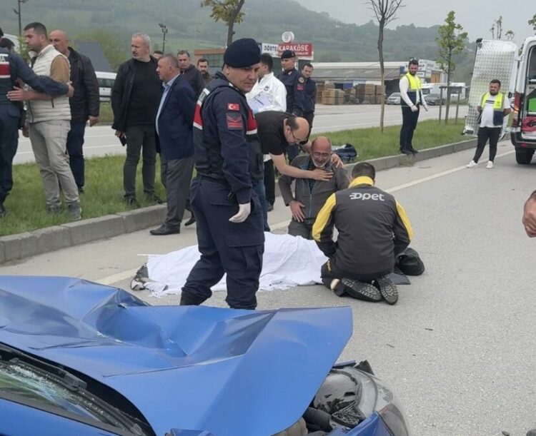 Minibüsten inip yolun karşısına geçerken otomobilin çarptığı kadın, öldü