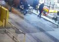 Beyoğlu'nda sandalyede asılı çantayı çalan şüpheli yakalandı