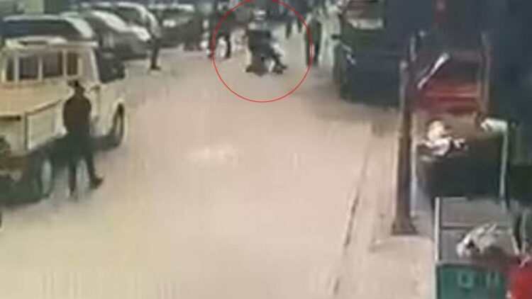 Yangında mahsur kalan kadını, jandarma kurtardı; o anlar kamerada