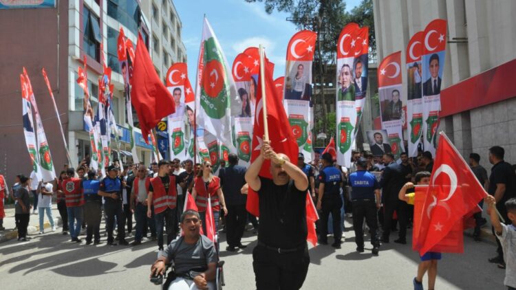 Reyhanlı'daki bombalı saldırının 13'üncü yıl dönümünde hayatını kaybeden 53 kişi anıldı