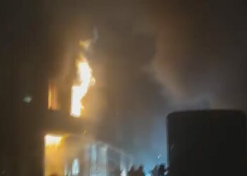 Başakşehir'de sanayi sitesinde yangın