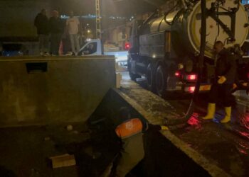 Kayseri'de sağanak etkili oldu; ev ve bahçelerini su bastı