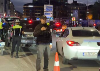 Avcılar'da dron destekli asayiş ve trafik denetimi