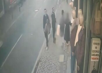 Beyoğlu’nda cansız mankenin üzerindeki kıyafeti giyip gitti; 3,5 ay sonra yine aynı yöntemi kullandı