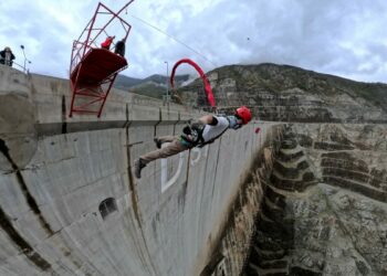 Türkiye’nin ikinci en yüksek barajında adrenalin