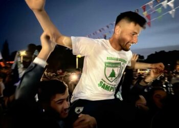 Şampiyon Muğlaspor'a kentte tarihi karşılama
