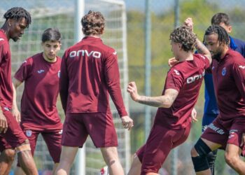 Trabzonspor, Gençlerbirliği maçı için Ankara’ya gitti