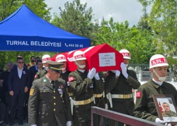 Şehit askerin cenazesi, ailesinin isteği üzerine 14 yıl sonra İstanbul'a nakledildi