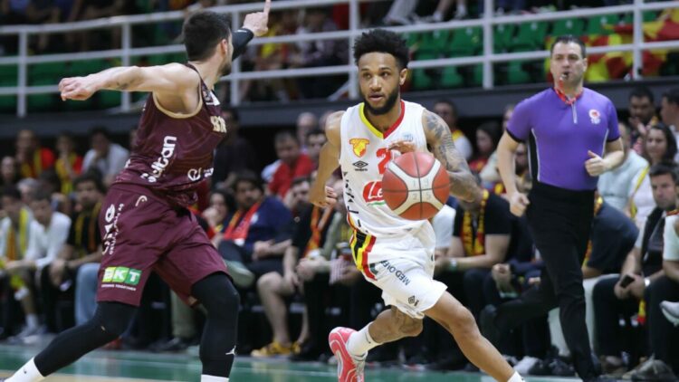 Göztepe - Parmos Bordo BK: 73-71