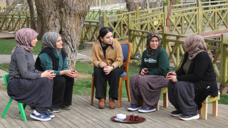 Depremzede kadınlar, kooperatifle hayata yeniden tutunuyor