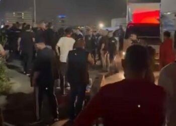 Bayrampaşa Sebze Meyve Hali’nde bıçaklı kavga: 7 gözaltı 12 polis yaralandı