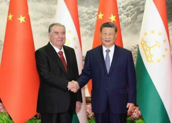 Çin Devlet Başkanı Şi, Tacikistan Cumhurbaşkanı Rahman ile bir araya geldi