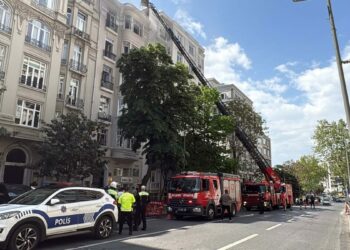 Şişli'de iş yerinde korkutan yangın