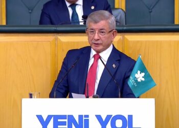 Davutoğlu: CHP'nin durumunu ara sınavı kaybetmiş parti olarak görüyorum