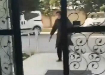 Silivri'de çocukların kavgasına anneler dahil oldu; bıçak çekip üzerine yürüdü