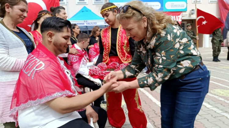 Edirne'de engelli bireylere temsili asker uğurlama töreni