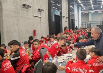 Feriköyspor ve Şişli’deki diğer amatör kulüp sporcuların başarıları ödüllendirildi