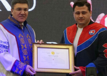 Milli güreşçi Rıza Kayaalp'e fahri doktora unvanı