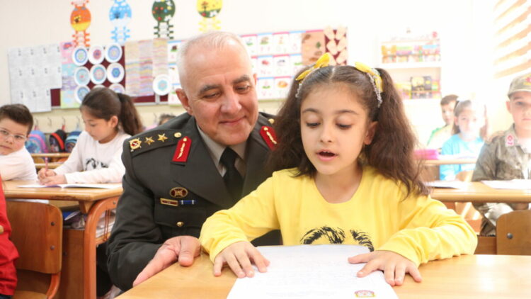 Samsun’da Mehmetçikten öğrencilere mektup