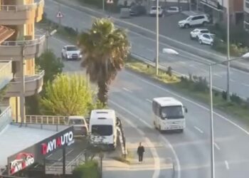 Trafikte geri geri giden minibüsün sürücüsüne 20 bin TL ceza