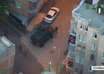 Diyarbakır merkezli 23 ilde uyuşturucu operasyonu: 402 gözaltı