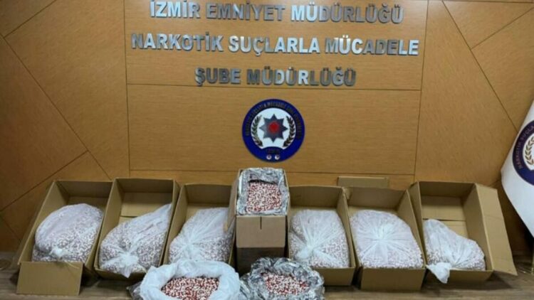 İzmir'de 11 milyon 904 bin 456 sentetik hap ele geçirildi