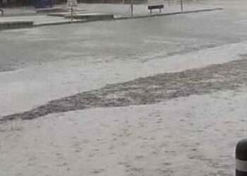 Çanakkale'de sağanak ve dolu yağışı etkili oldu