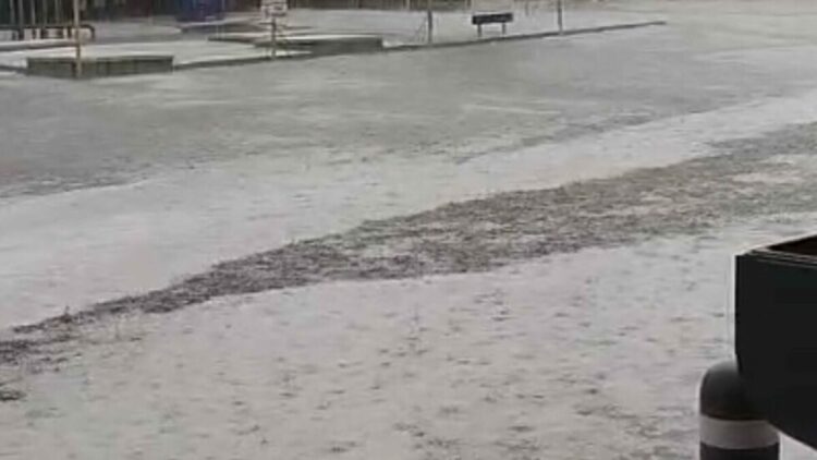 Çanakkale'de sağanak ve dolu yağışı etkili oldu