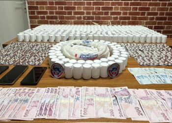 Beyoğlu'nda uyuşturucu operasyonu: 2 tutuklama