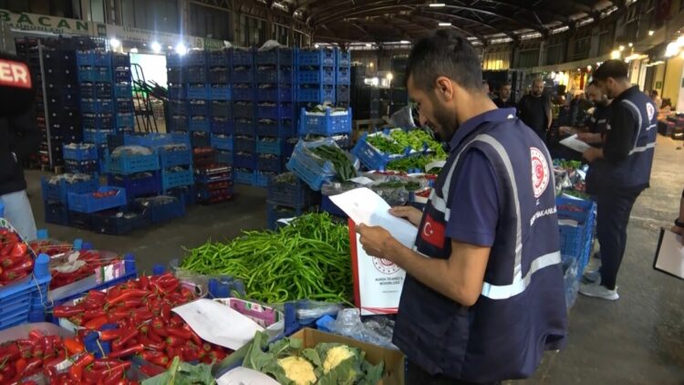 Bursa'da bayram öncesi hal ve terminalde 'fiyat ve stok' denetimleri