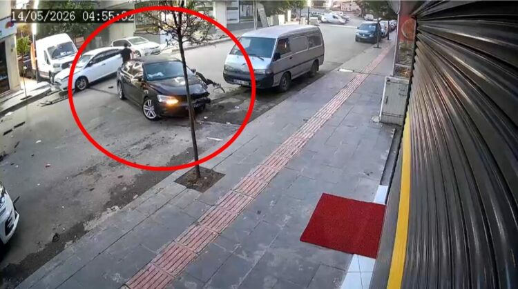Otomobiliyle park halindeki 5 araca çarpıp kaçtı; o anlar kamerada