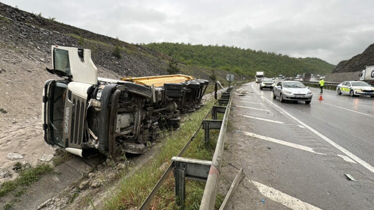 Samsun’da iki TIR çarpıştı: 2 yaralı