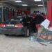 AFren yerine gaz pedalına bastı, ziyarete gittiği arkadaşının iş yerine otomobille girdi