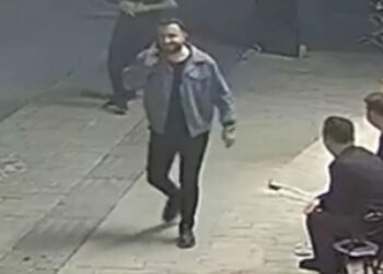Yürürken limon boğazına kaçtı, Heimlich manevrasıyla kurtarıldı