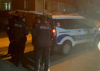 Operasyonda gözaltına alınan şüpheli, kelepçeli halde kaçtı