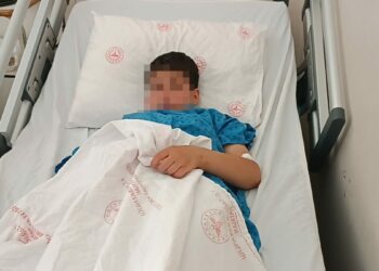 İlkokul öğrencisi, parkta tüfekle bacağından vuruldu