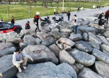 Avcılar Sahili'nde dronlu denetimde uyuşturucu ele geçirildi