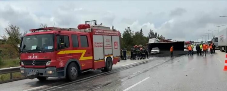 Gaziantep'te 4 araçlı zincirleme kaza; 1 yaralı