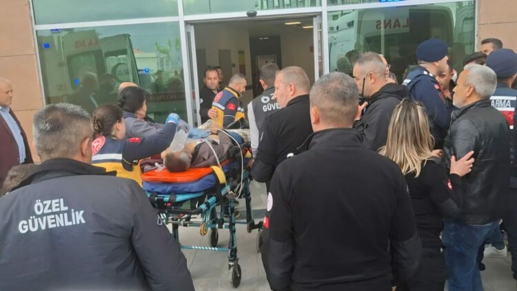Niğde'de 2 aile arasında silahlı kavga; amca öldü, yeğeni ağır yaralı