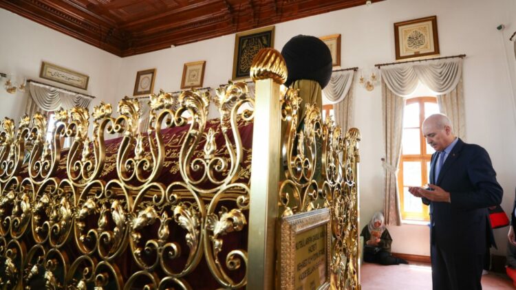 TBMM Başkanı Kurtulmuş, Bursa'da türbeleri ziyaret etti
