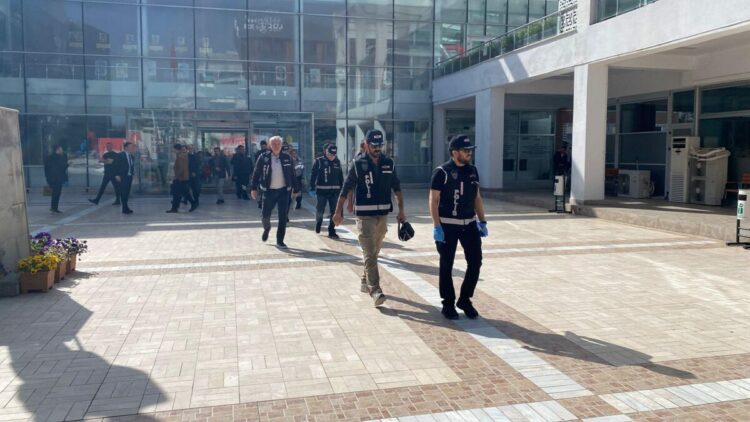 Tepebaşı Belediyesi yolsuzluk soruşturmasında gözaltı sayısı 25’e çıktı