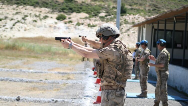 Jandarma Piyade Tüfeği ve Tabanca Atış Yarışması'nın kazananları belli oldu