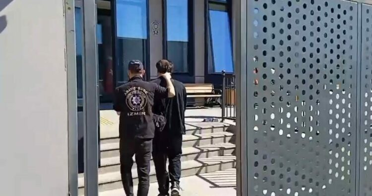 İzmir’de 2 firari hükümlü yakalandı